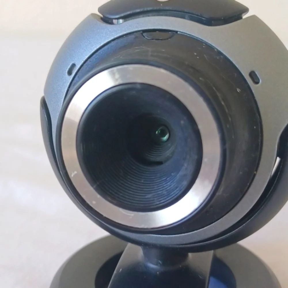 Microsoft Webcam LifeCam VX-3000 Wired USB with Built-In Microphone, Model 1076